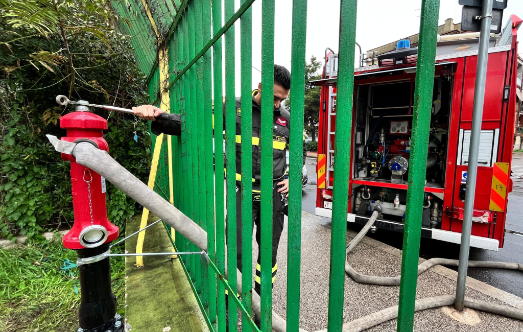 Lotta agli incendi, installato idrante al "Quartiere Tamburi"