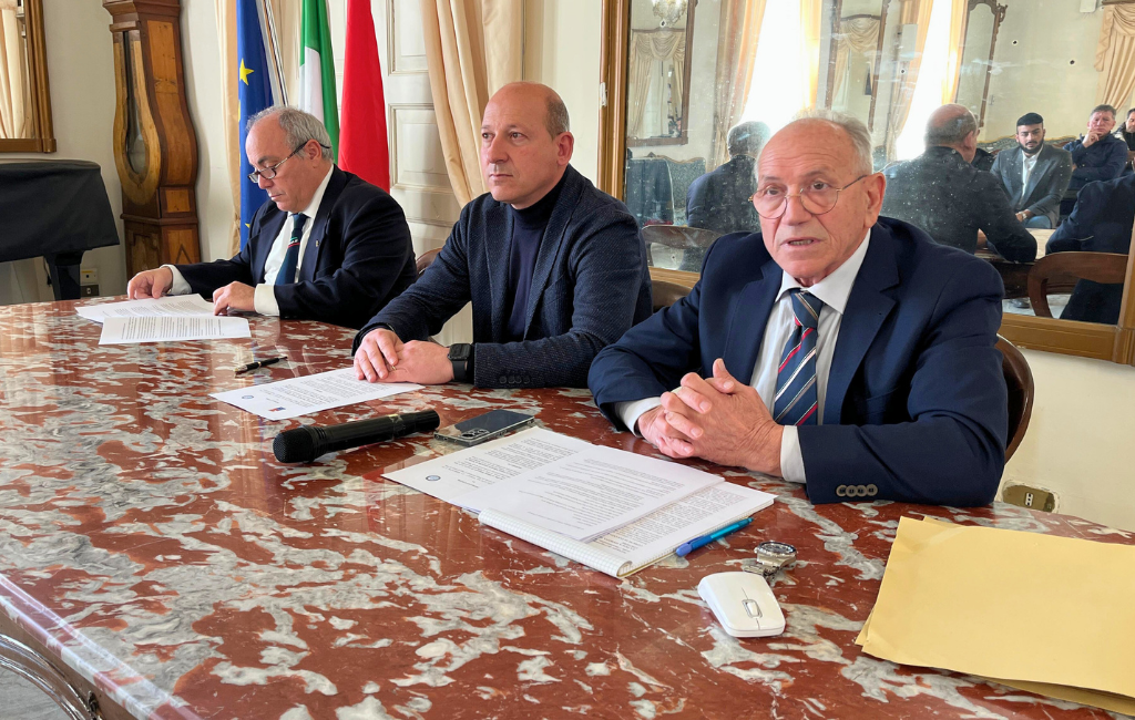 Pesca sportiva, Comune di Taranto e FIPSAS sottoscrivono un protocollo d’intesa